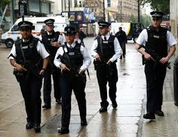 الشرطة البريطانية تتجسس على المكالمات الهاتفية والرسائل الإلكترونية
