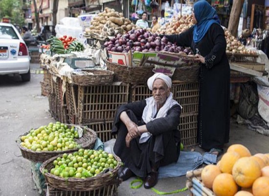 الركود يضرب أسواق مصر بعد تعويم الجنيه