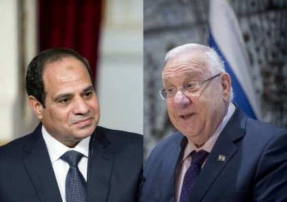 رئيس الكيان الصهيوني رؤوفين ريفلين وعبد الفتاح السيسي 