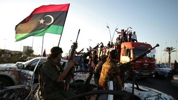 ضباط مصريون وقعوا في قبضة ثوار ليبيا