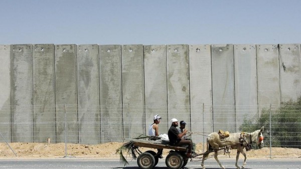 الانقلاب يزيد "حصار غزة" بجدار فولاذي