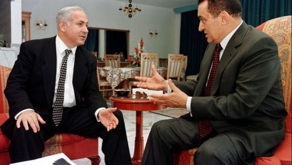 "كنز إسرائيل الاستراتيجي" نتنياهو ينعي مبارك ويذكر محاسن التطبيع