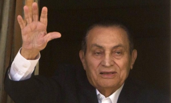 نفق المخلوع مبارك بعد 30 عاماً من القهر والفساد ولن يفلت من محكمة العدل الإلهية