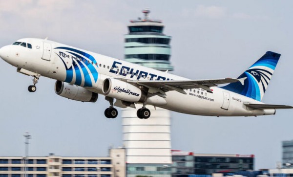 فساد واسع وتهريب عقاقير ممنوعة بـ"مصر للطيران" برعاية الانقلاب